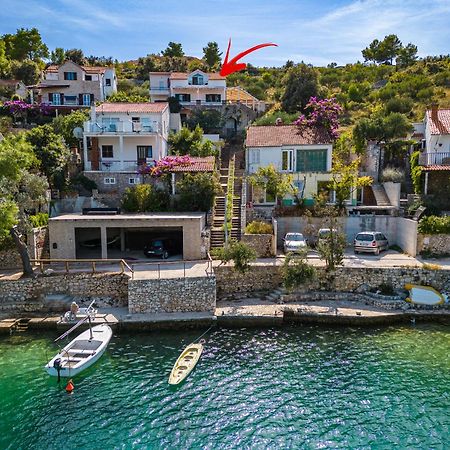 Vila Tudor Bobovisca Экстерьер фото