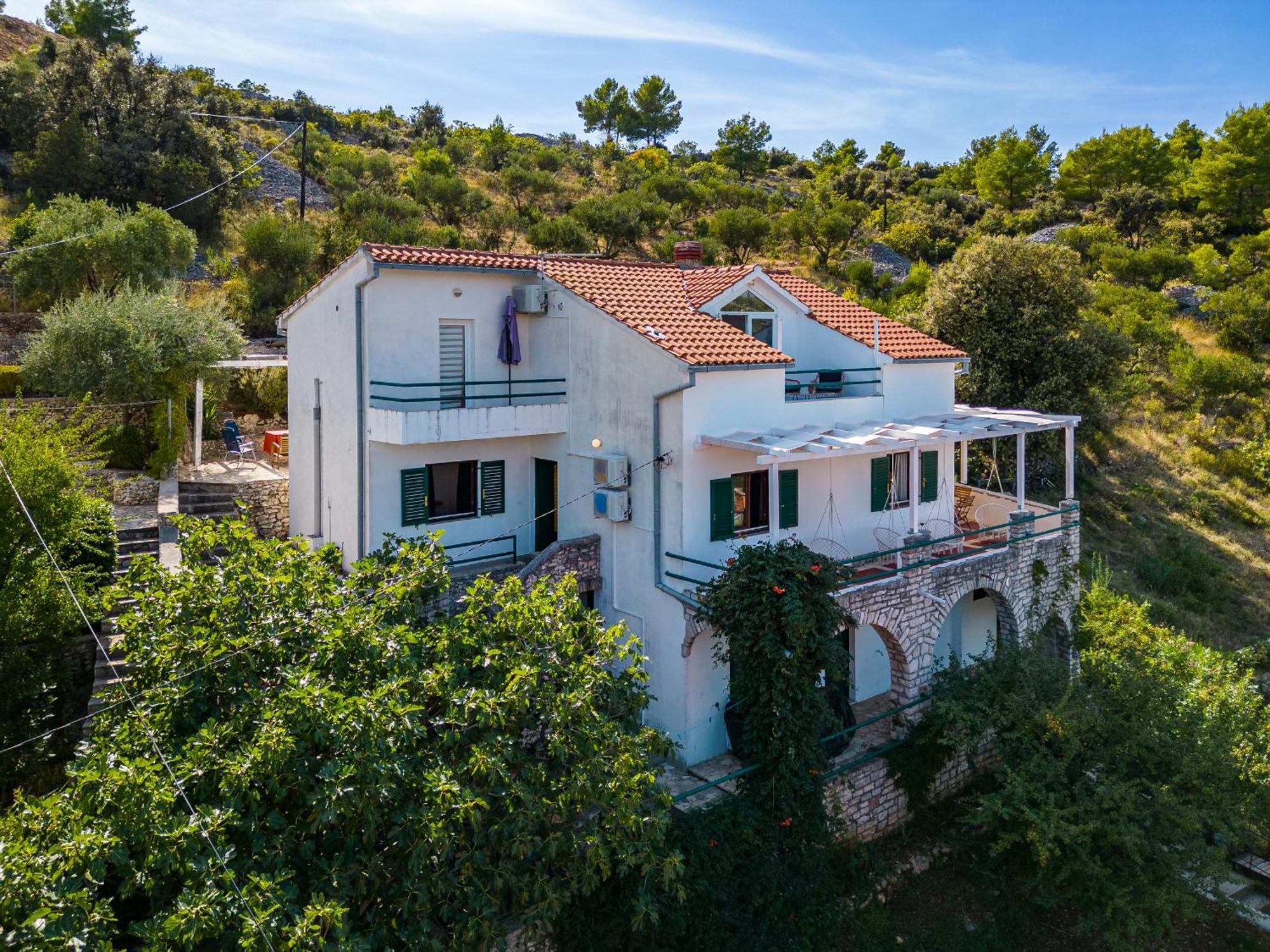 Vila Tudor Bobovisca Экстерьер фото