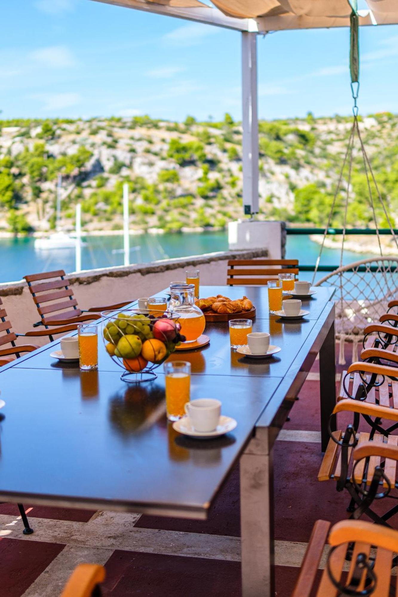 Vila Tudor Bobovisca Экстерьер фото