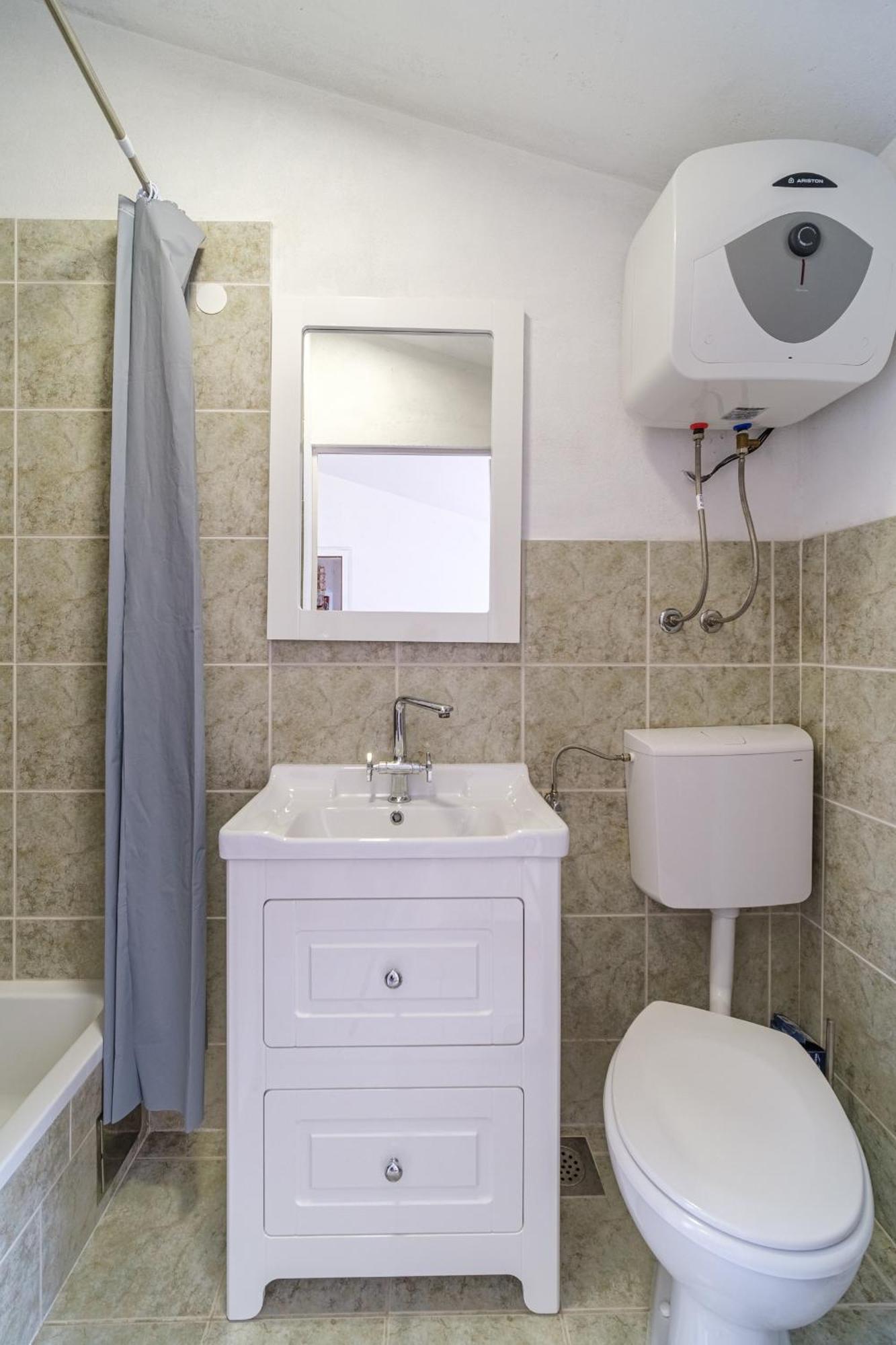 Vila Tudor Bobovisca Экстерьер фото